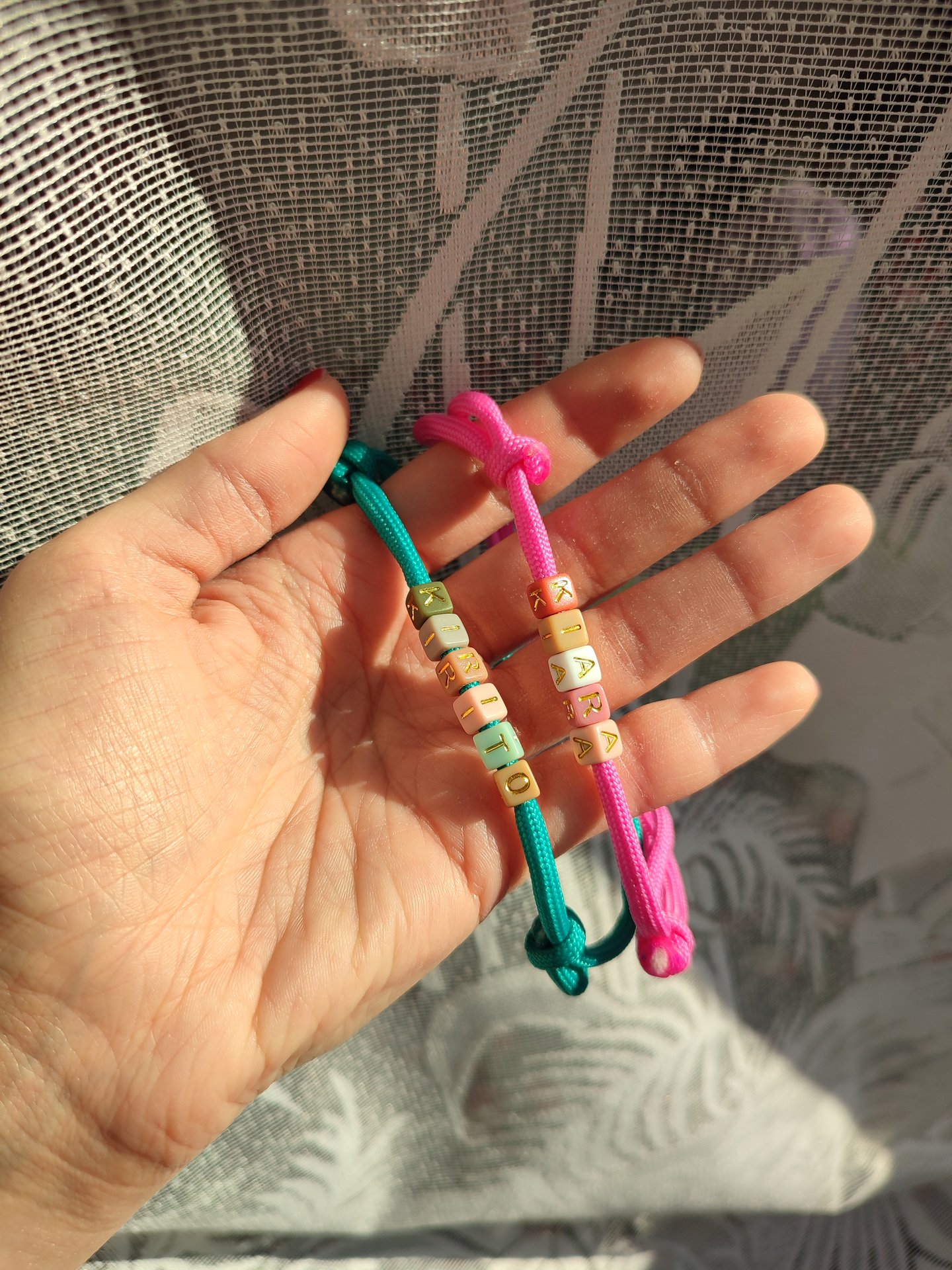 Obroża i smycz jako ważny element wyprawki